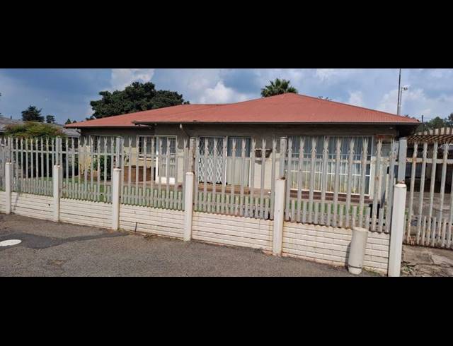 3 BEDROOM HOUSE FOR SALE IN VANDERBIJLPARK CW 3